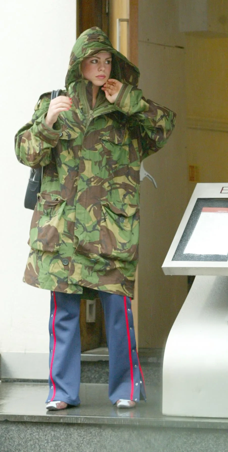 Billie Piper Spotted in the Rain in London